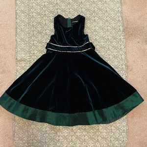 Little girl’s holiday dress 6T